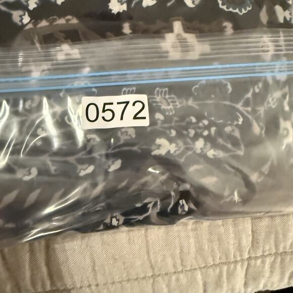 Veronica Beard 100% Silk Skirt Sz 4 Black Floral Sarong Knot Boho Office High Lo - Picture 16 of 16